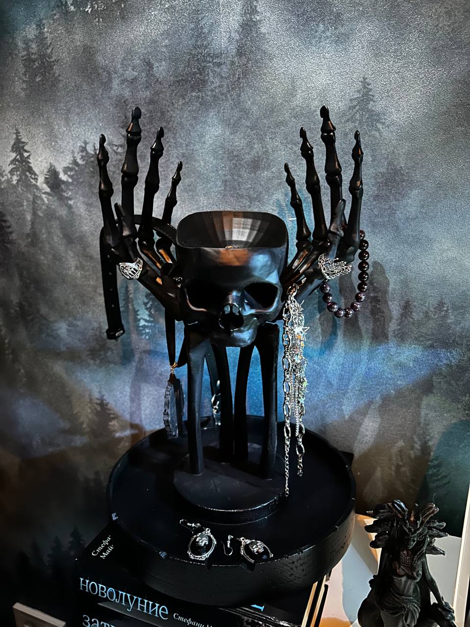 Арт-объект "Мистический Кубок": Воплощение Сложной Концепции