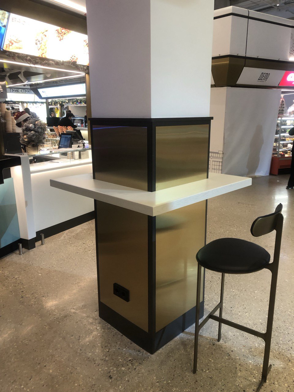 Отделка нержавеющей сталью в фудкорте "Депо 3 вокзала"