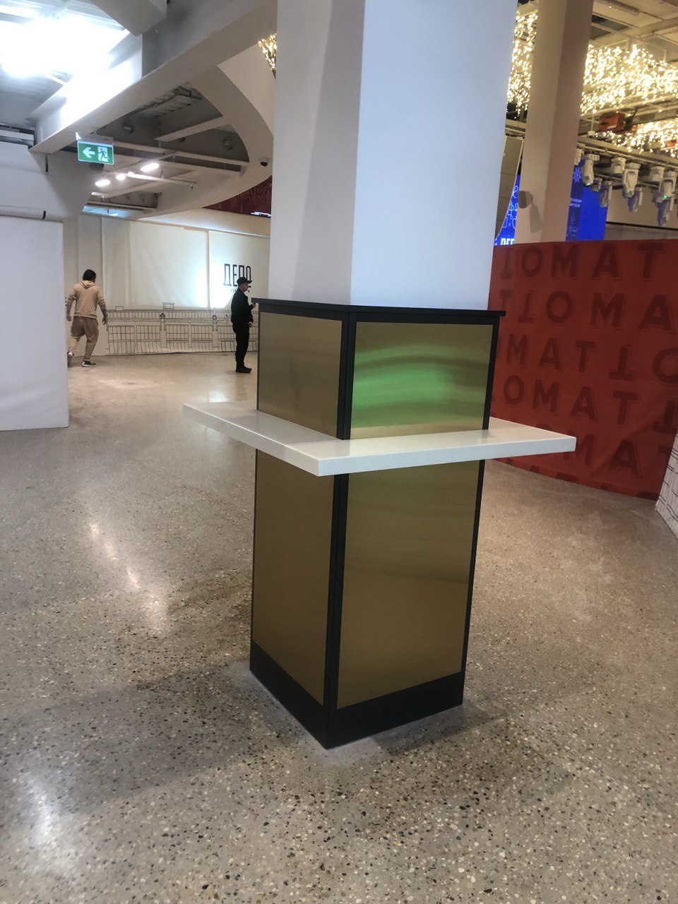 Отделка нержавеющей сталью в фудкорте "Депо 3 вокзала"